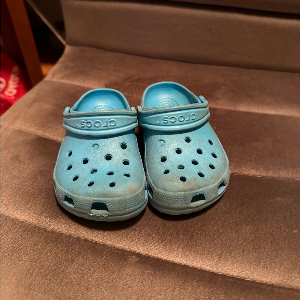 CROCS Kids Light Blue Classic Clog - Picture 2 of 5